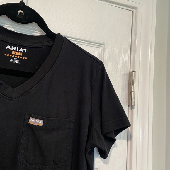 Ariat Rebar Size S Black Cotton V Neck Short Sleeve Tee Shirt Front Pocket Logo - Picture 3 of 10
